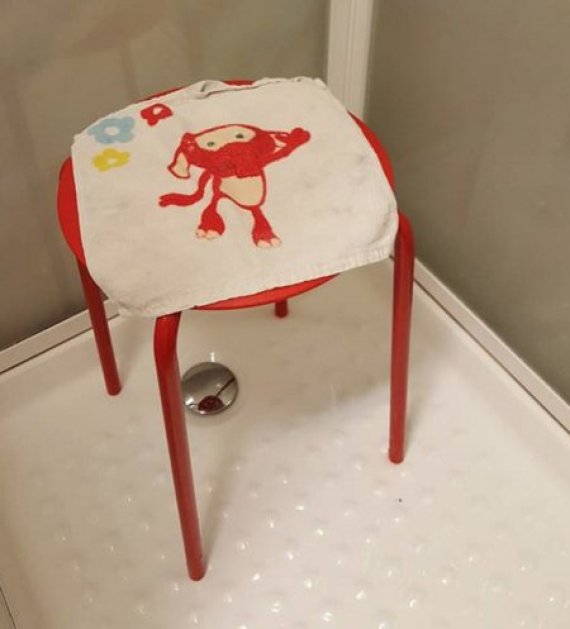 silla roja de Ikea