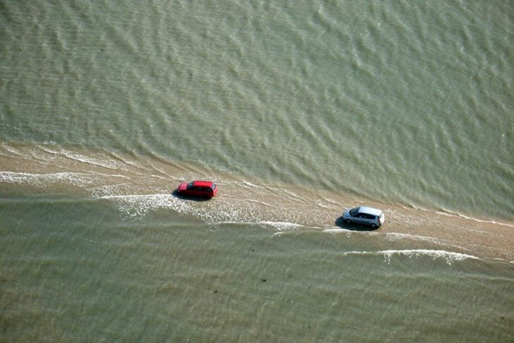 carros en el agua