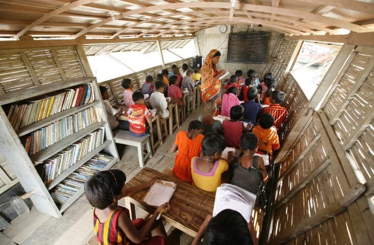 Barco-escuela en Bangladesh