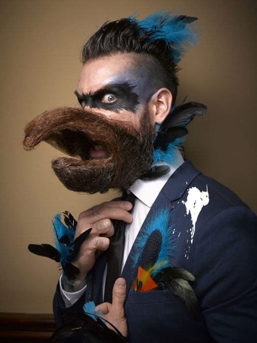 Hombre barba de pájaro en Batalla de Photoshop