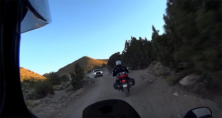 Motociclistas en el Área 51