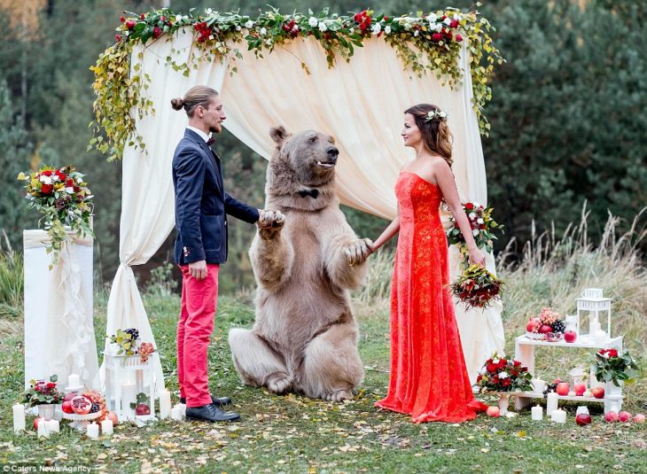 pareja y oso