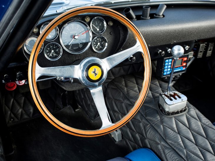 Interior del 1962 Ferrari 250 GTO azul