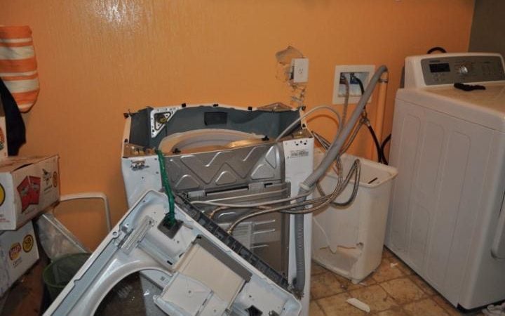 lavadora destruida