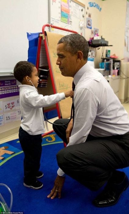 obama y niño