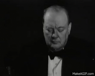 Winston Churchill da un discurso