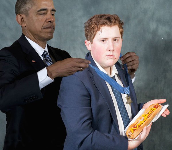 El joven del hot dog