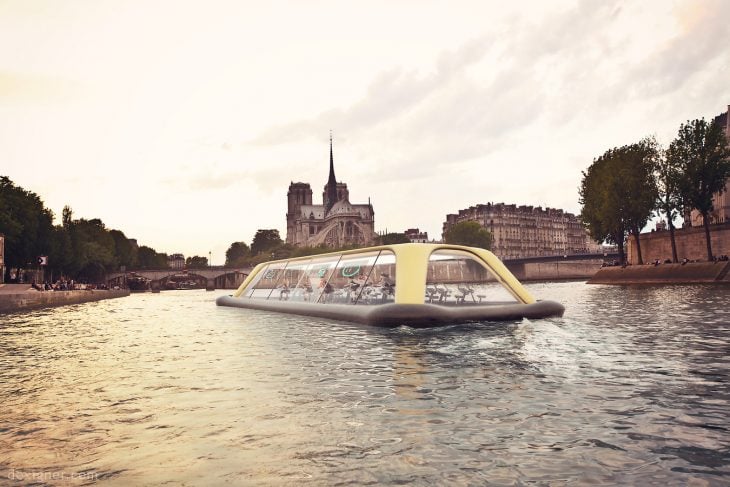 Gimnasio flotante en el Río Sena