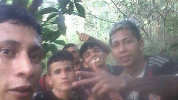 Brayan y otros reos fugitivos en la selva