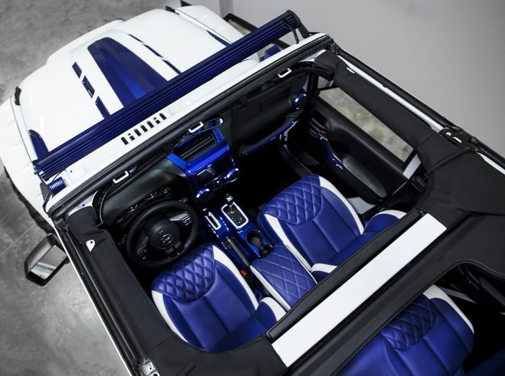 Jeep Wrangler versión stormtrooper interiores azul