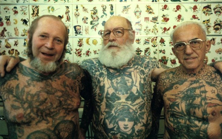 abuelos con tatuajes