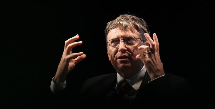 Bill Gates manos arriba obscuro 