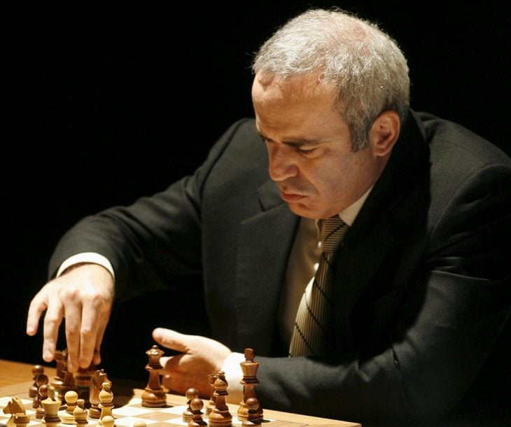 kasparov jugando