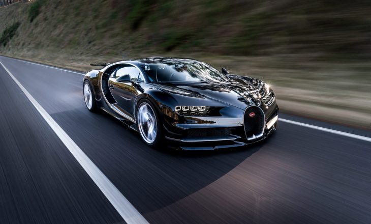 Bugatti Chiron negro