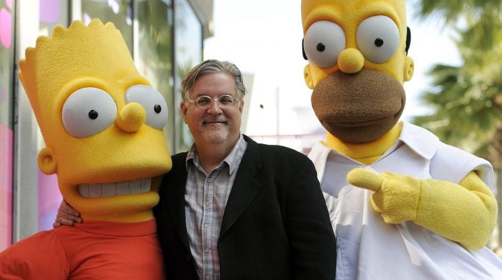 Matt Groening con botargas de Bart y Homero