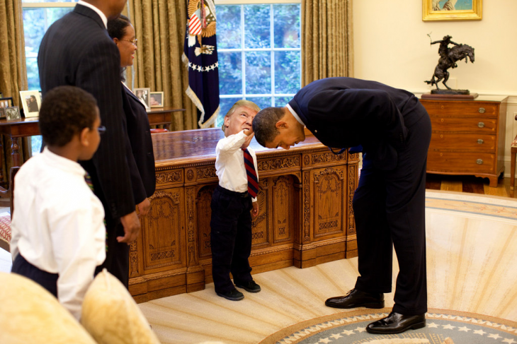 Tiny Trumps toca a Obama