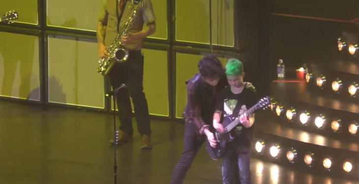 Green Day niño guitarra