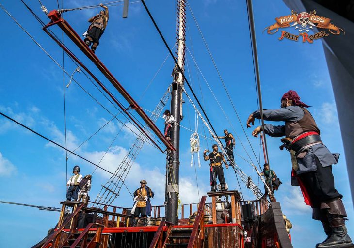 pirate ship cancun