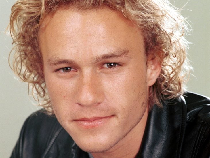 Heath Ledger con pelo largo