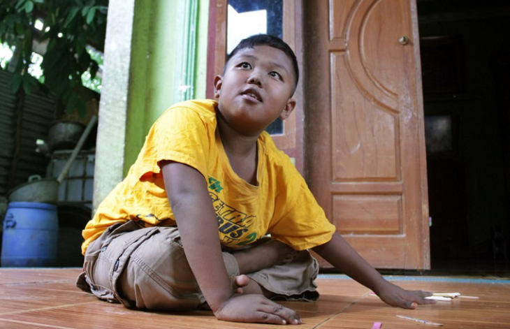 niño que fumaba 40 cigarrillos ha dejado el vicio