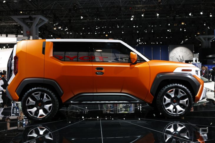 Toyota FT-4X Concept lado 