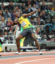 Usain Bolt celebra su triunfo