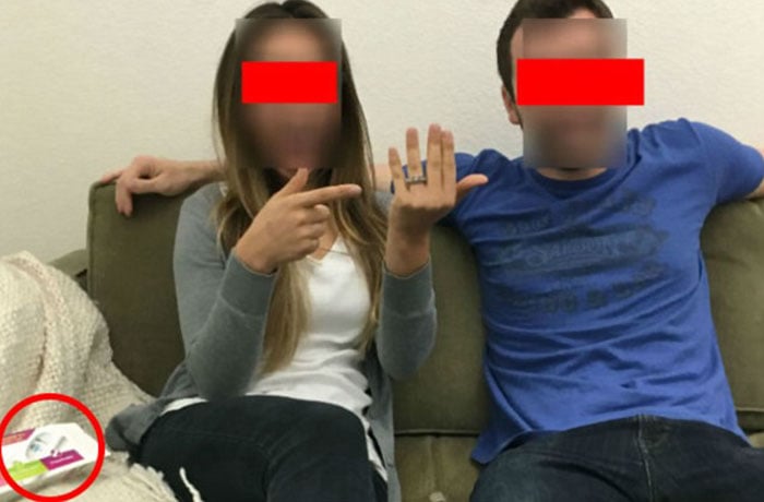 Publicaron una foto de su compromiso; no vieron lo que había al lado