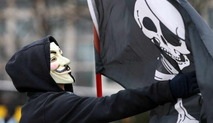 Anonymous guerra bandera pirata