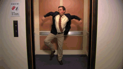 gif bailando en el elevador