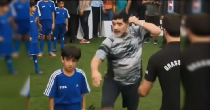 niño tira a maradona 3