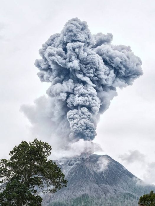 Se cuela a una ciudad volcán y toma estas fantásticas fotografías 2