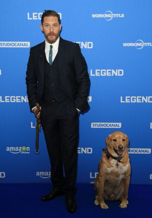 Tom Hardy y Woody en la premiere de Legend