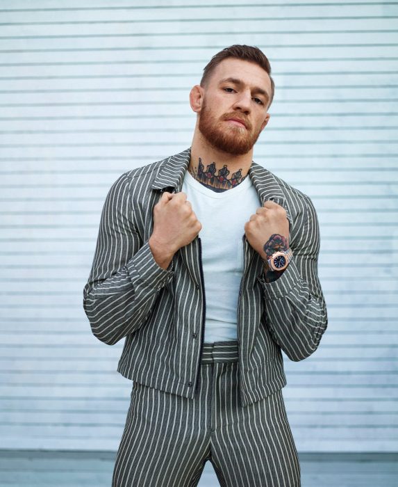 Connor McGregor a rayas