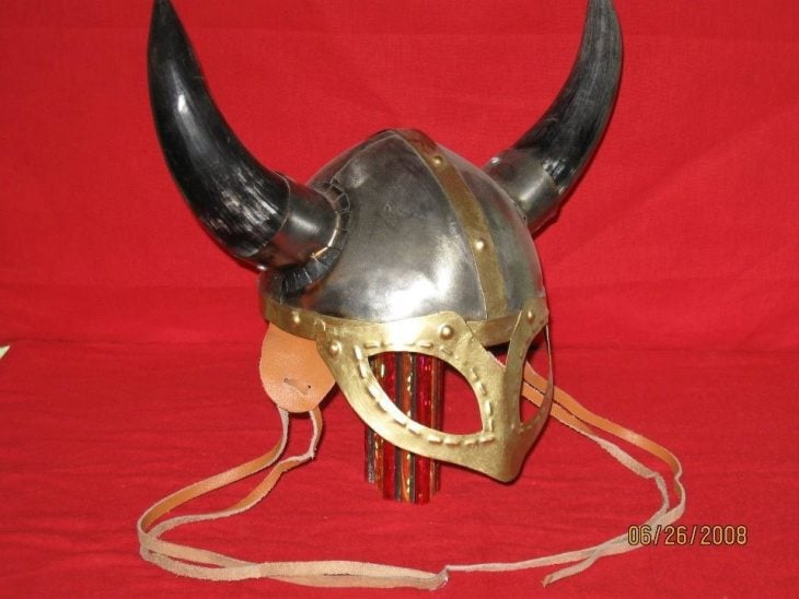 casco vikingo