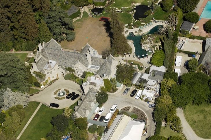 playboy mansion hugh hefner