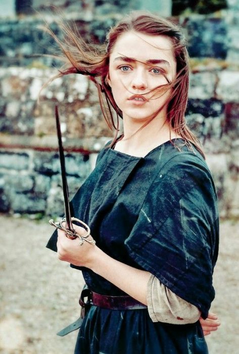 Arya Stark con daga