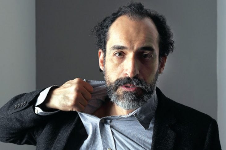 Bruno Bichir con saco