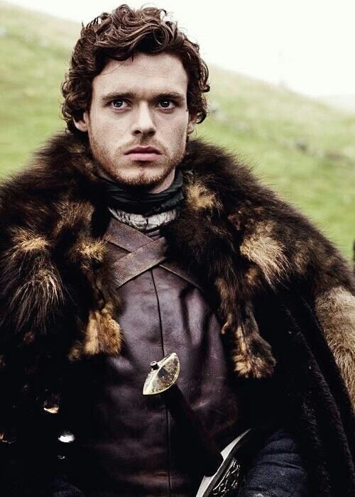 Robb Stark con abrigo