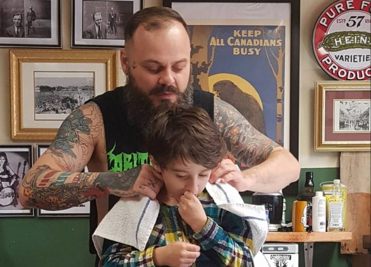 fotos niño autismo cortar cabello