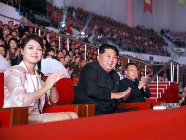 Kim Jong-un y su esposa