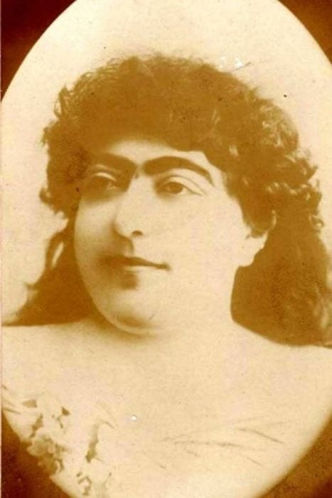 Zahra Khanom Tadj es-Saltaneh (1883-1936)