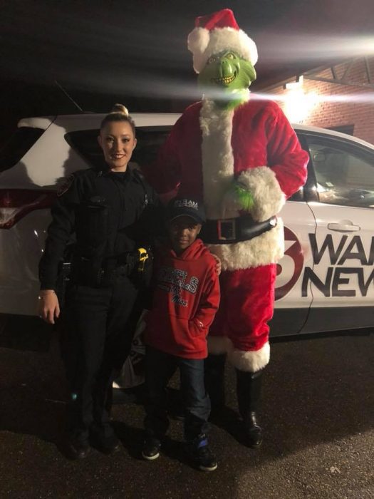 Niño habló al 911 Grinch