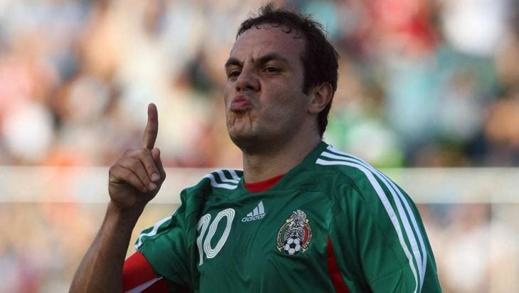 Cuauhtémoc Blanco hace gestos