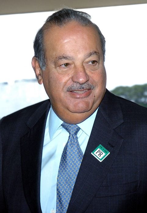 Carlos Slim con bigote