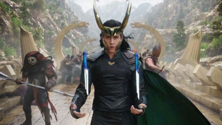 Loki con cuchillos