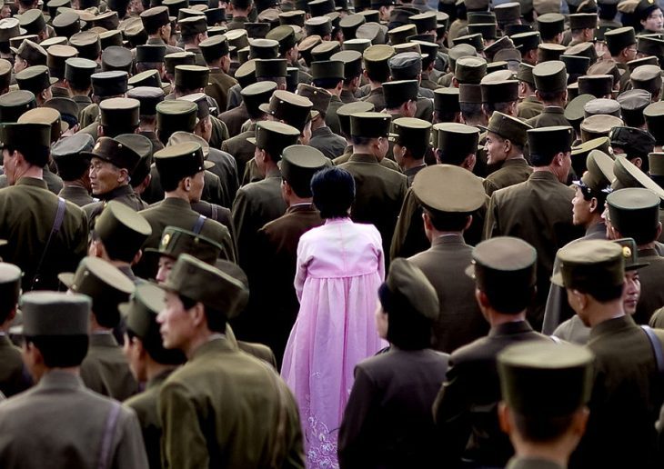 mujer soldados