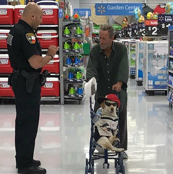 Gente rara en centros comerciales