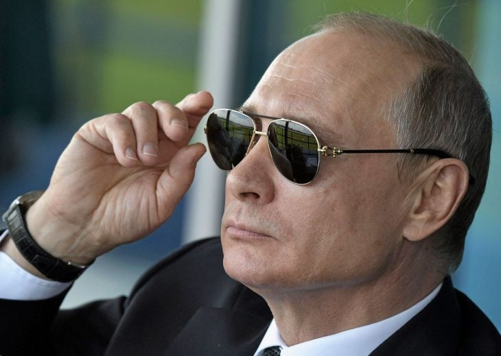 Putin con lentes