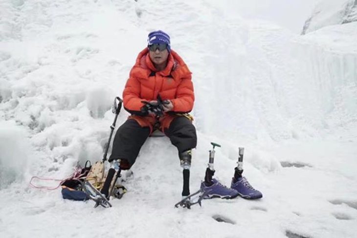 Escala el Everest sin piernas