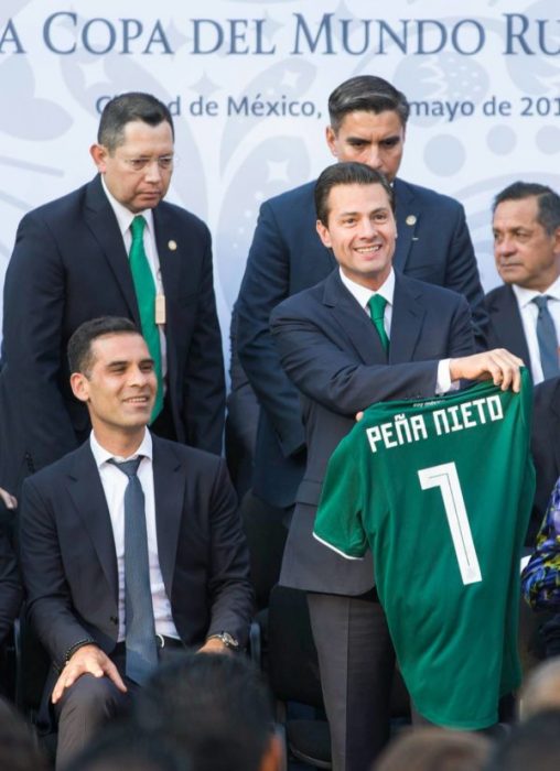 Peña Nieto con selección mexicana